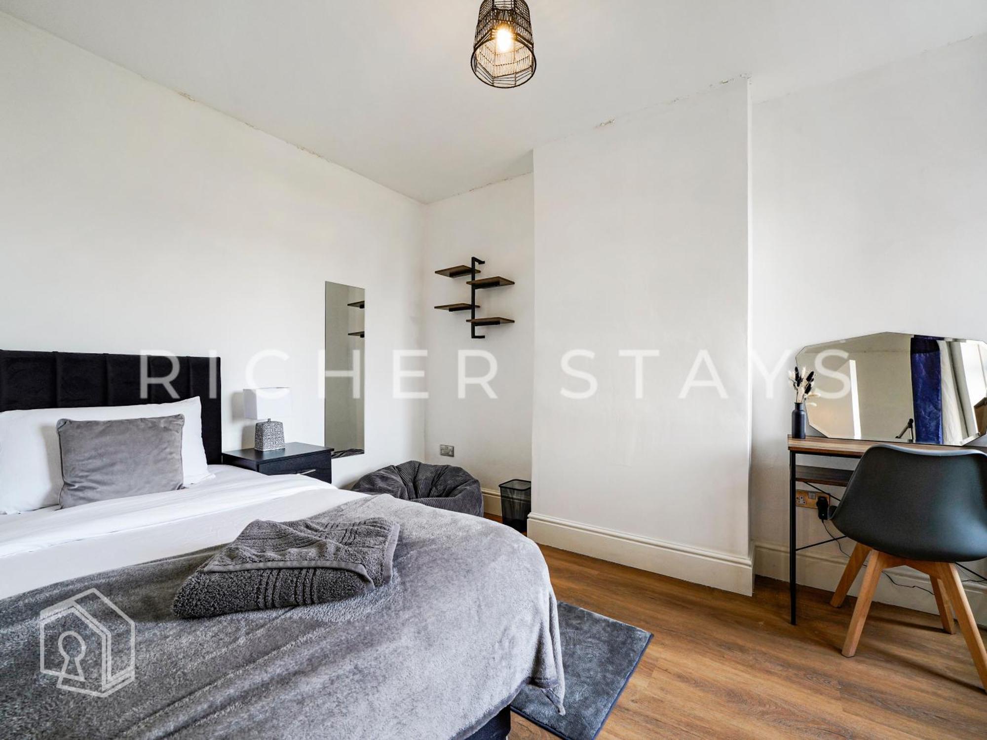 Watford Large 5Br Home - Contractors & Families المظهر الخارجي الصورة