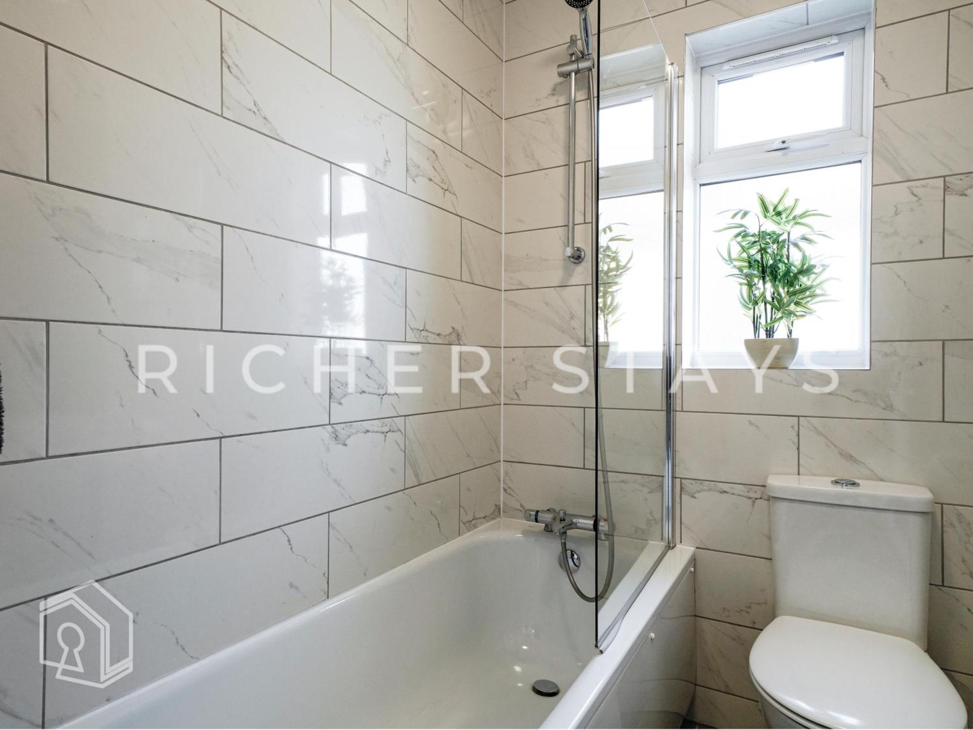Watford Large 5Br Home - Contractors & Families المظهر الخارجي الصورة