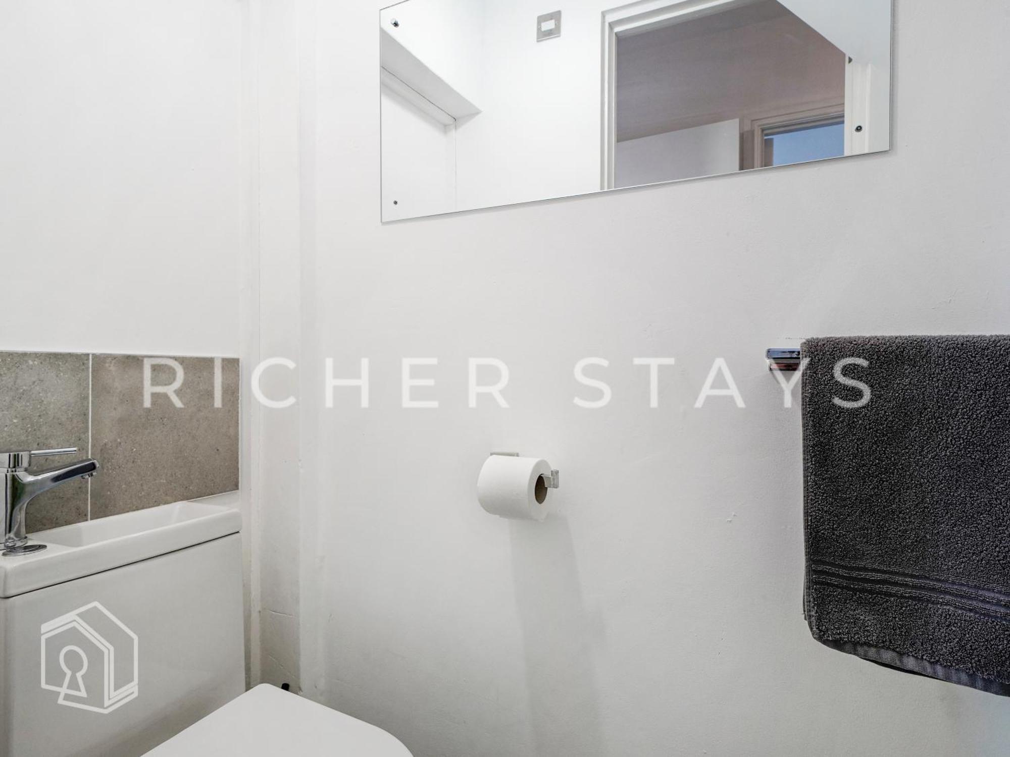 Watford Large 5Br Home - Contractors & Families المظهر الخارجي الصورة